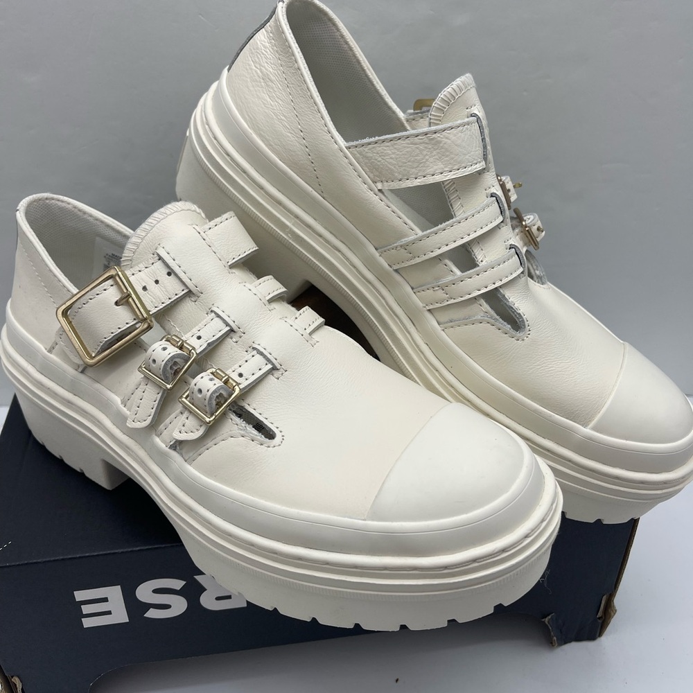 Converse • Wmns Chuck Taylor All Star Lugged Heel Mary Jane Platforms - Picture 6 of 16